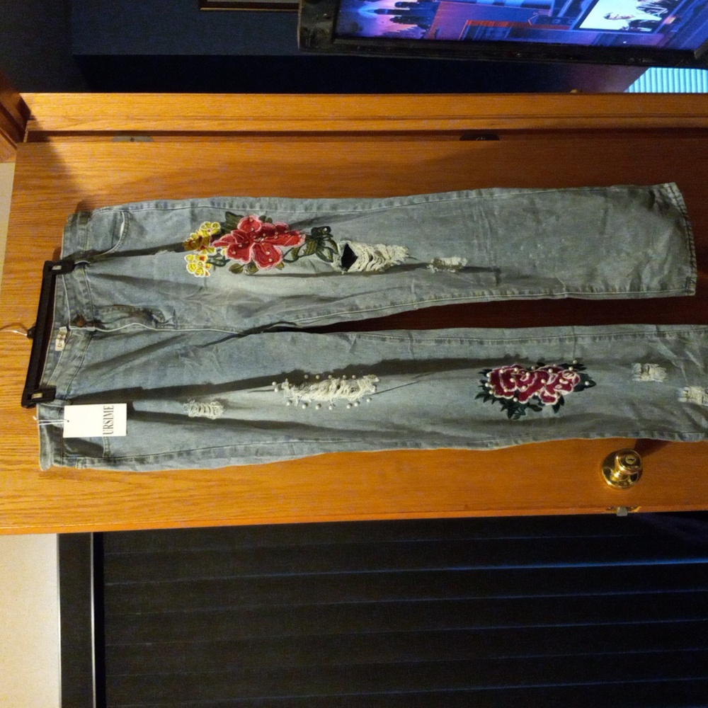 Light Blue Straight-Leg Jeans with Red Floral Embroidery